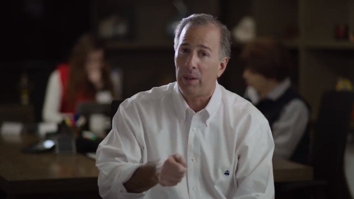 Meade ofrece salario de mil 200 pesos mensuales a jefas de familia