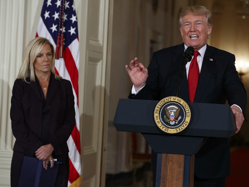 Secretaria de seguridad nacional de Trump amenazó con renunciar: NYT