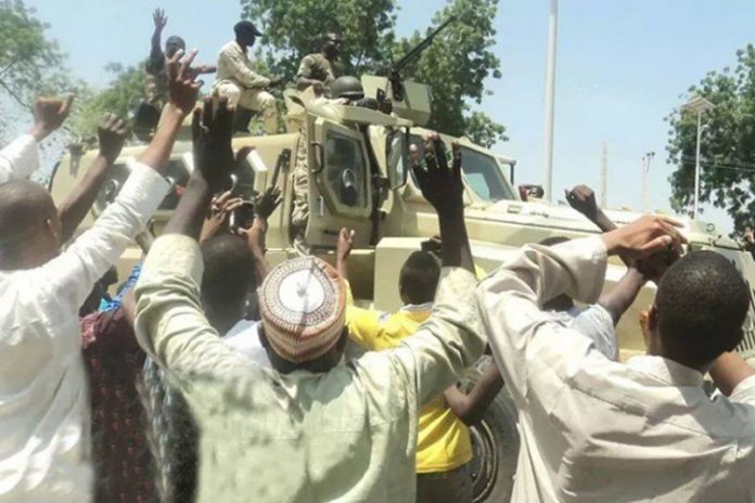 Ejército rescata a mil personas secuestradas por Boko Haram en Nigeria