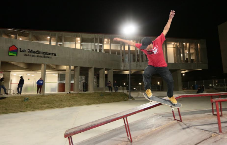 Invita ICOJUVE a torneo de skateboarding