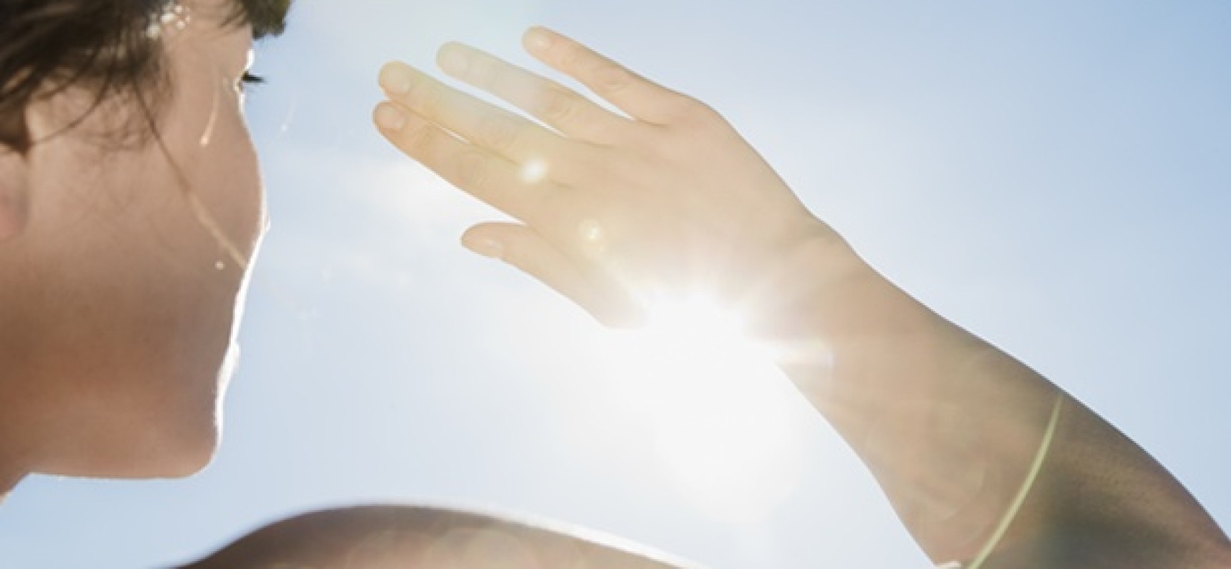 Advierten sobre riesgos por exposición de piel ante rayos solares