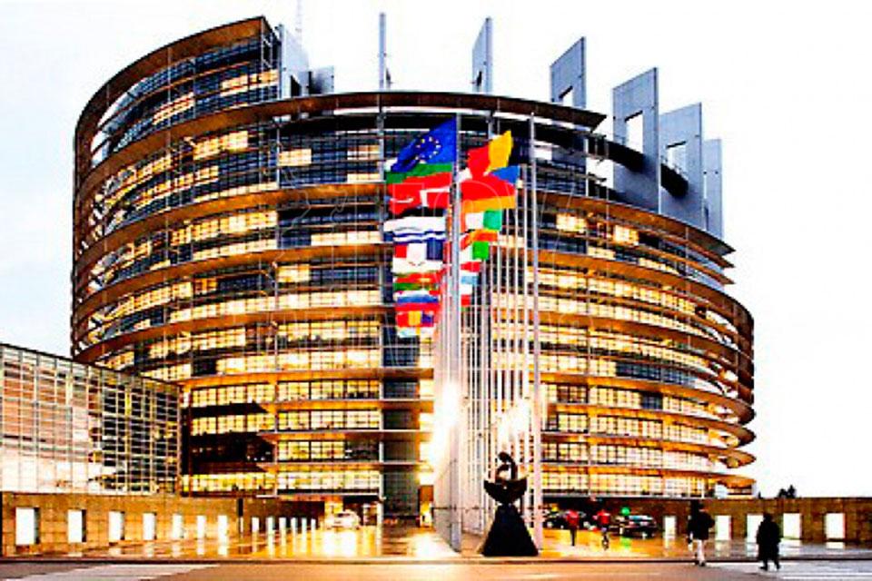 Irán y Unión Europea intentarán la próxima semana salvar pacto nuclear