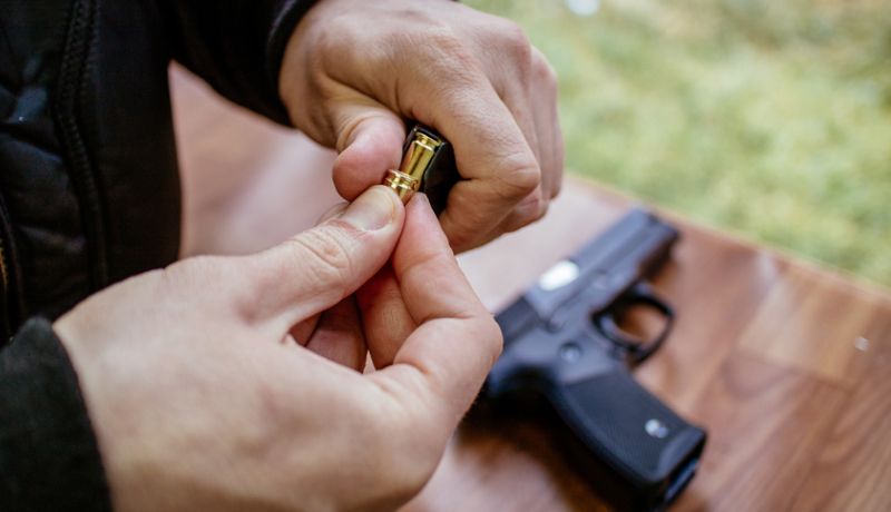 Reportan aparente tiroteo y un arresto en escuela de Los Angeles