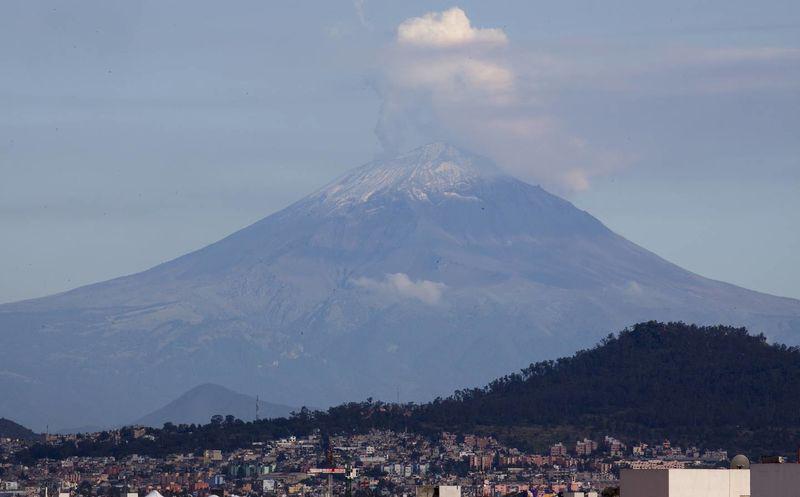 Popocatépetl continúa con exhalaciones de baja intensidad