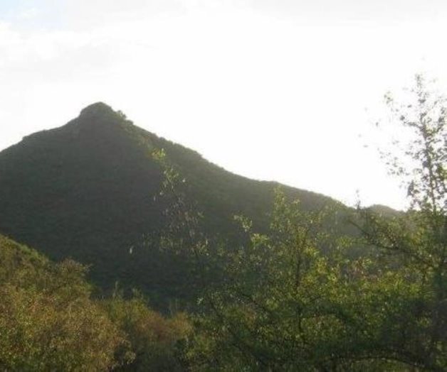 Buscan a dos personas desaparecidas en cerro al sur de Monterrey