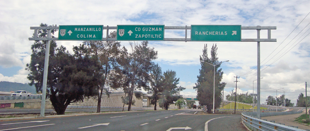 Nace bebé a bordo de taxi en autopista en Colima