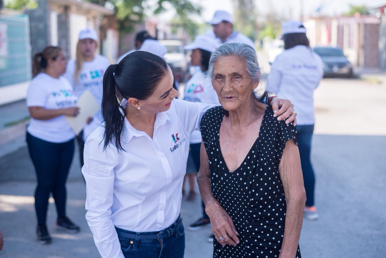 Ciudadanos piden pavimento a Lulú Kamar