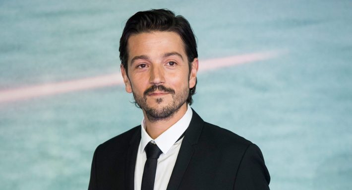 Encantado haría a ‘Cantinflas’ en bioserie: Diego Luna