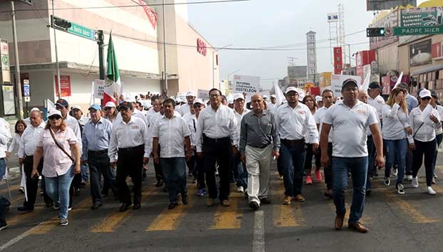 Amenazan docentes con parar Nuevo León