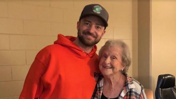 Justin Timberlake cumple el sueño de una fan de 88 años