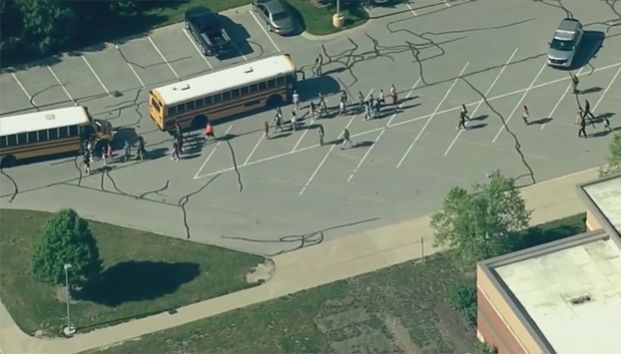 Tiroteo en escuela de EU deja dos heridos