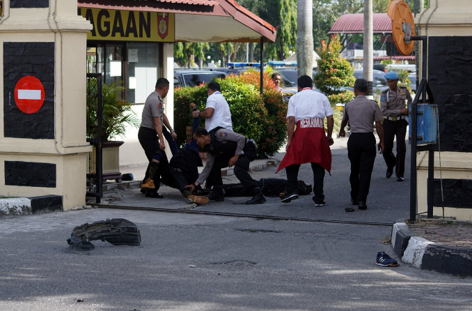 Nuevo atentado contra cuartel policial en Indonesia, hay cinco muertos