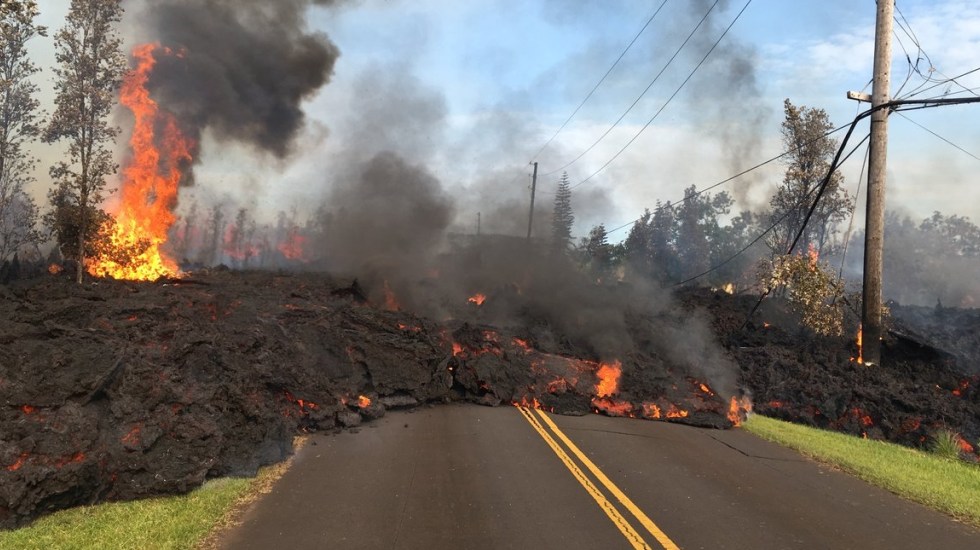 Arrasa con 26 casas la lava del volcán Kilauea en Hawaii