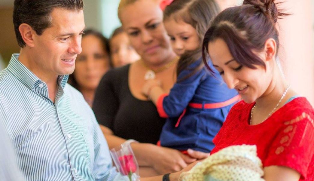 Peña Nieto felicita a las mamás de México en su Día