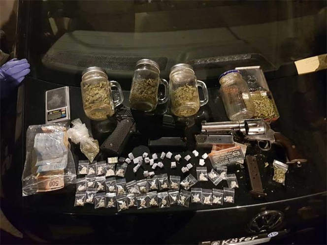 Detienen a 4 personas por narcomenudeo en El Rosedal