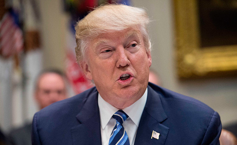 Inmigrantes no son personas, son animales: Donald Trump