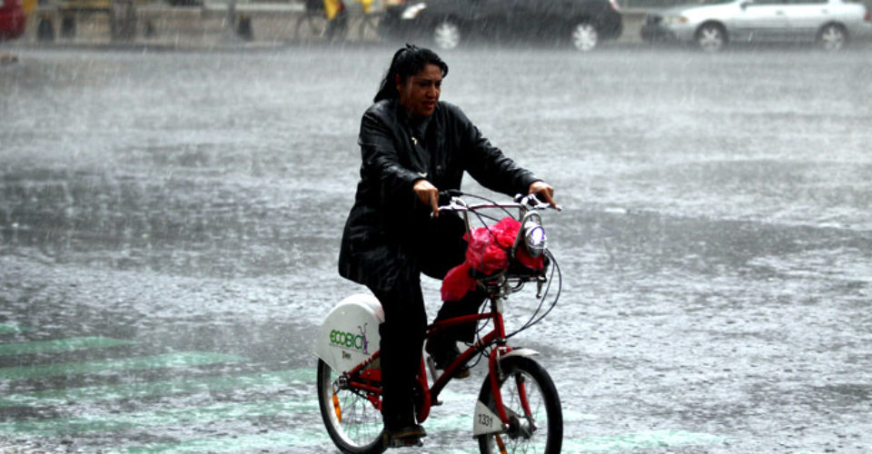 Tormentas de fuertes a muy fuertes prevén en el país