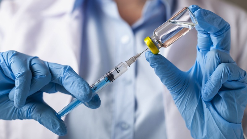 Recomiendan vacunarse contra hepatitis a quienes van al mundial