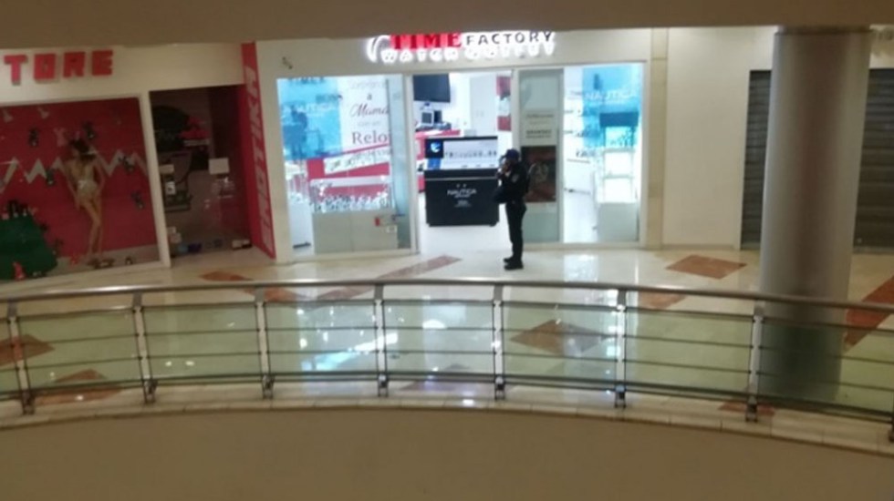 Roban más de 200 relojes en plaza comercial de la Del Valle