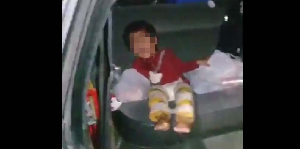 Abandonan a niños dentro de camioneta en Apodaca