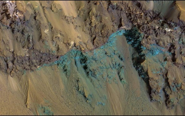 NASA muestra nueva fotografía de cráter en Marte