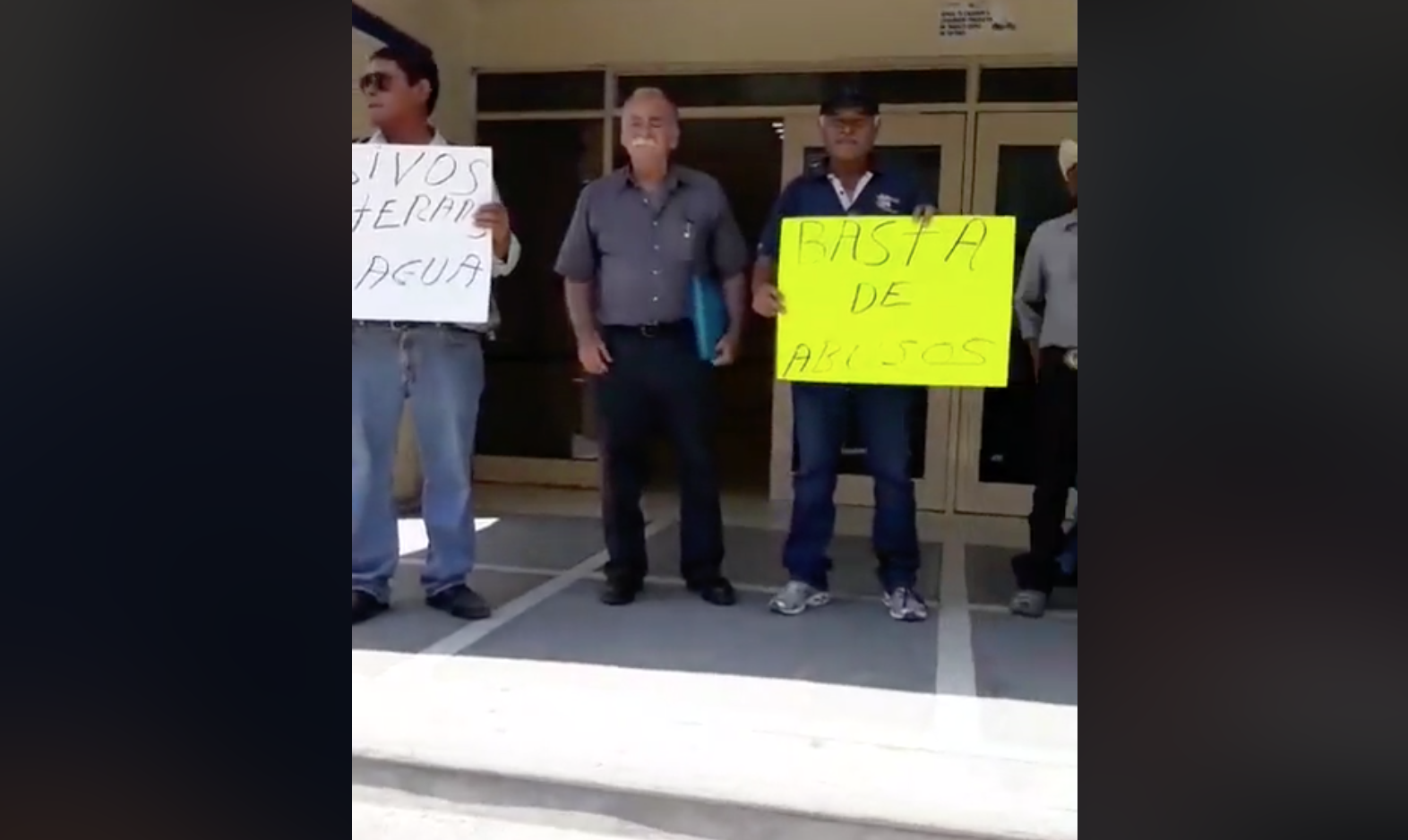 Protestan en Monclova por falta de <br>agua y altos cobros en el servicio