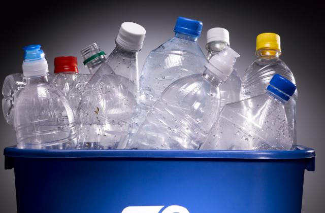 Evitar exceso de empaques plásticos beneficia al medio ambiente