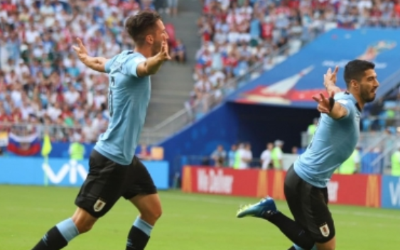 Uruguay le pega 3-0 a Rusia y termina como líder invicto del Grupo A