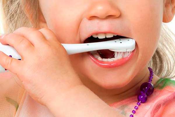Caries afecta a más de 600 millones de niños con “dientes de leche”