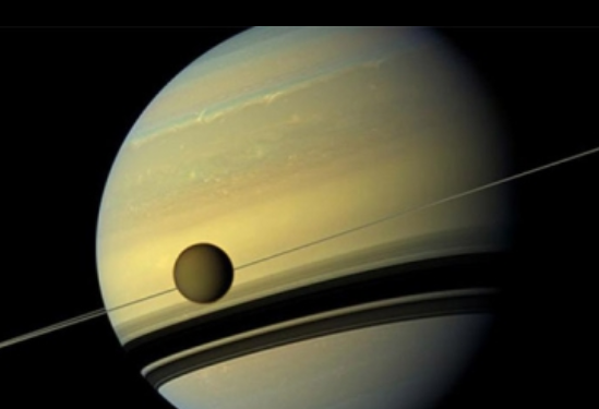 Luna de Saturno evoca a Estrella de la Muerte, de “Star Wars”