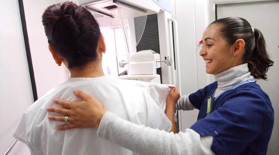 Sólo 20 por ciento de mexicanas se hace una mastografía con regularidad