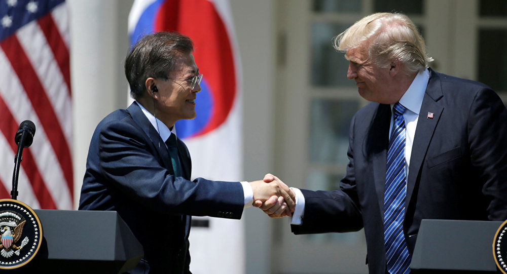 Presidentes de Corea del Sur y de EUA dialogan en víspera de cumbre