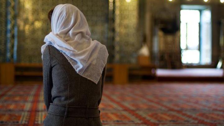 Anulan pena de muerte a joven que mató a su esposo abusador