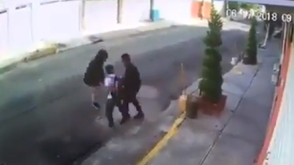 Asaltan a niño de primaria en Iztacalco