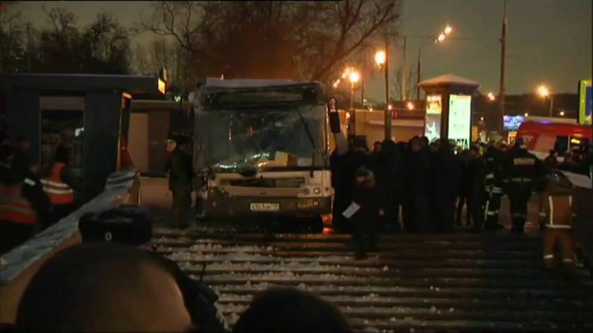 Explosión en autobús deja al menos 15 heridos en China