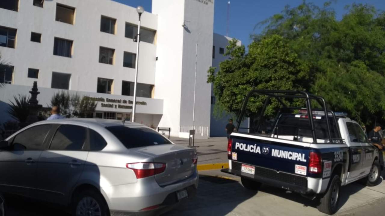 Encuentran cabeza humana afuera de un edificio en Torreón