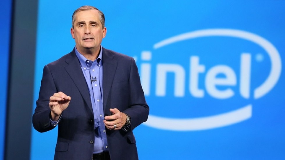 Renuncia CEO de Intel por violar política de la compañía