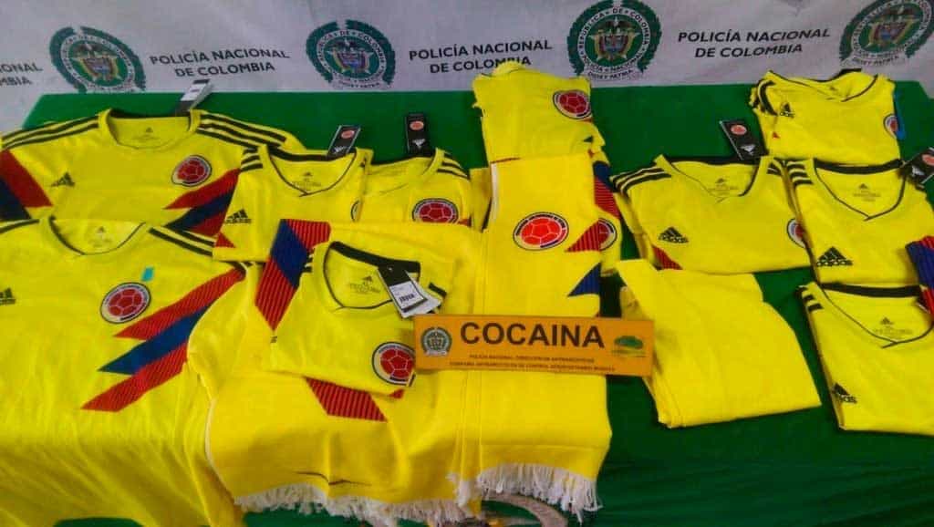 Descubren camisetas con cocaína en aeropuerto de Colombia