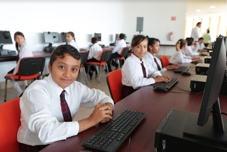 Bibliotecas de Coahuila avanzan en digitalización de catálogos