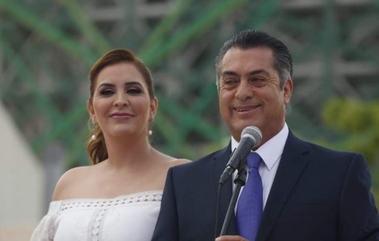 Tras debate, mujer reclama a ‘El Bronco’ por no pagarle