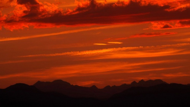 Incendio amenaza centros de esquí de Colorado