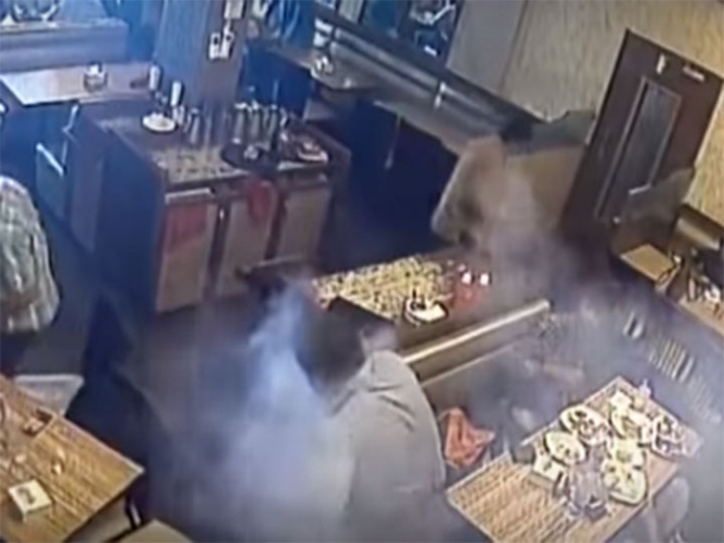 Celular explota en el bolsillo de un hombre en la India