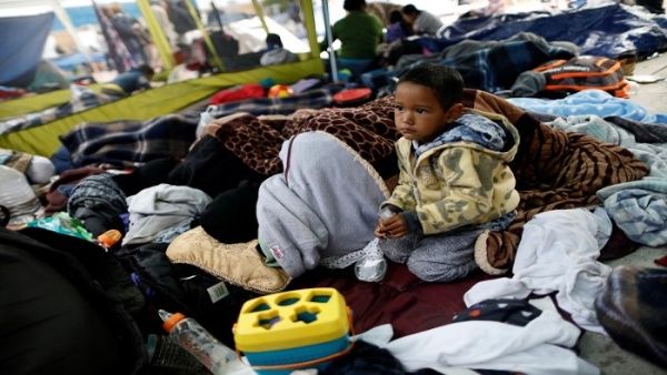 ONU pide a EU no separar a niños migrantes de sus padres