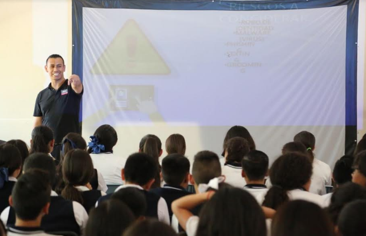 Promueven DIF y Fiscalía General uso responsable en las redes sociales e internet