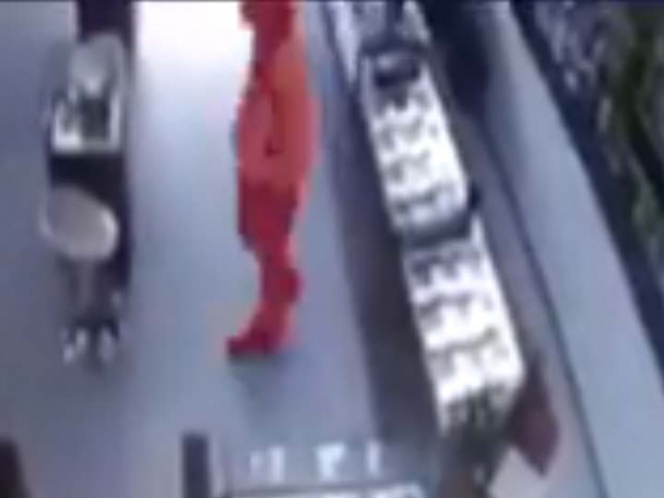 Cae sujeto con 33 celulares robados en Periférico