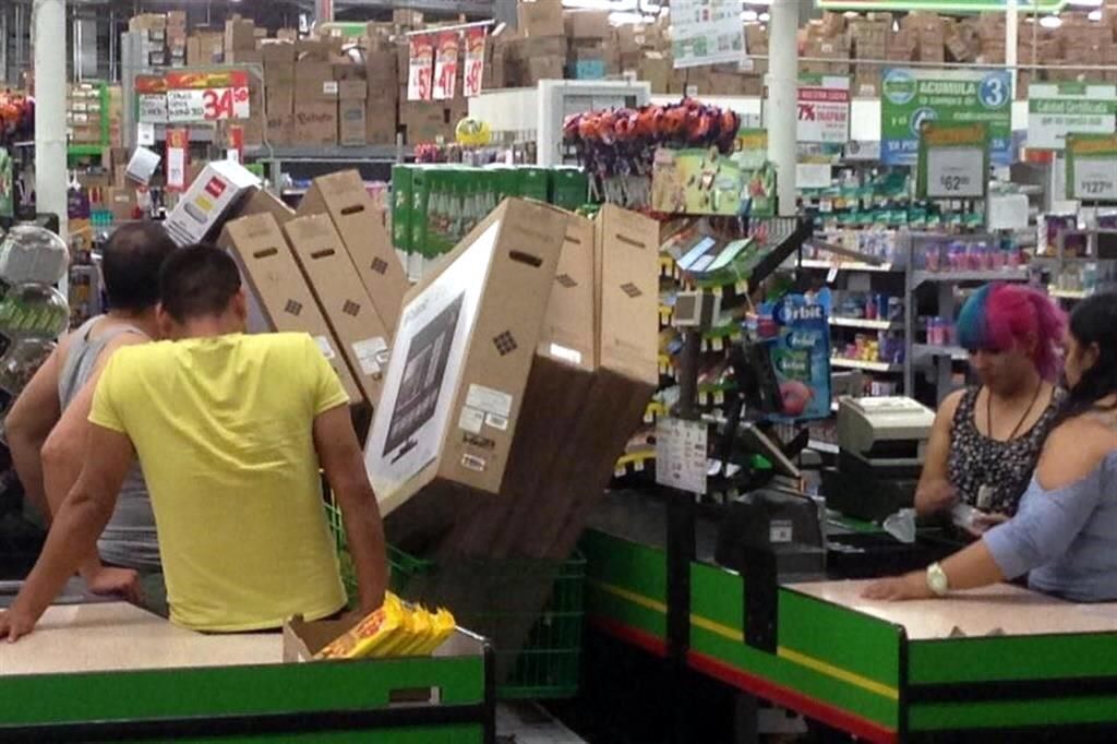 Ofrece tienda por error teles en $3.29 pesos