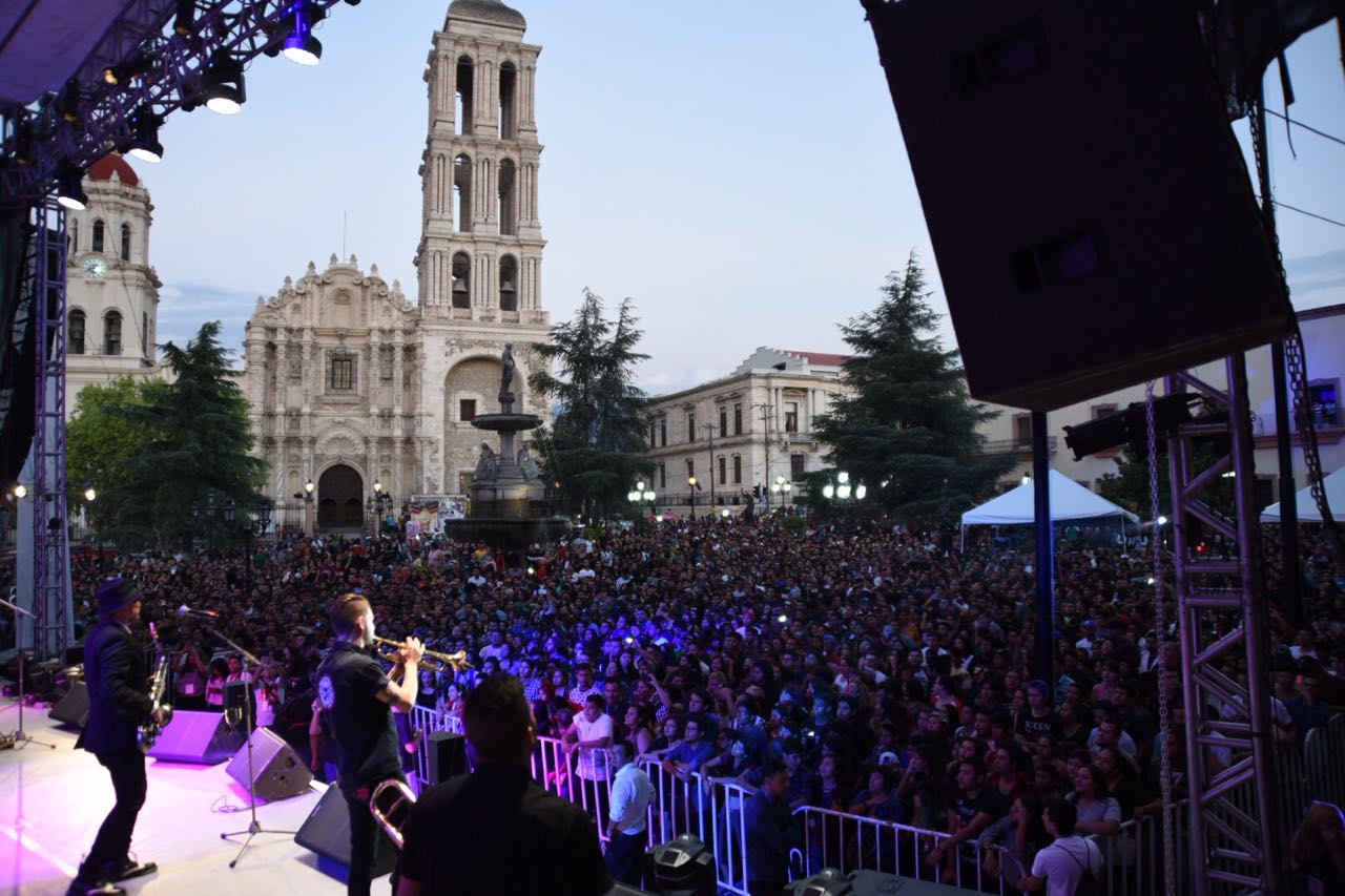 Miles de saltilenses vibran con la música de Inspector