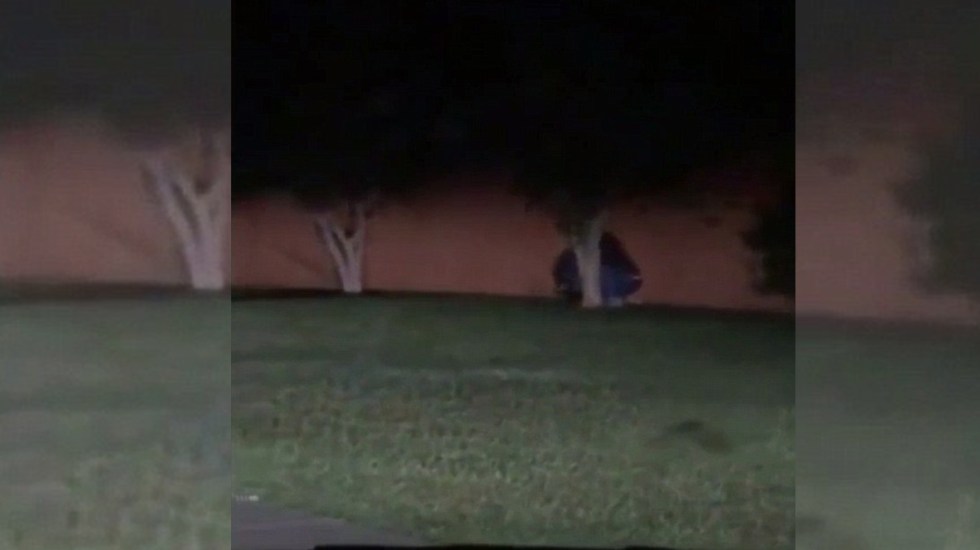 VIDEO: Delincuentes balean a jóvenes al llegar a su domicilio