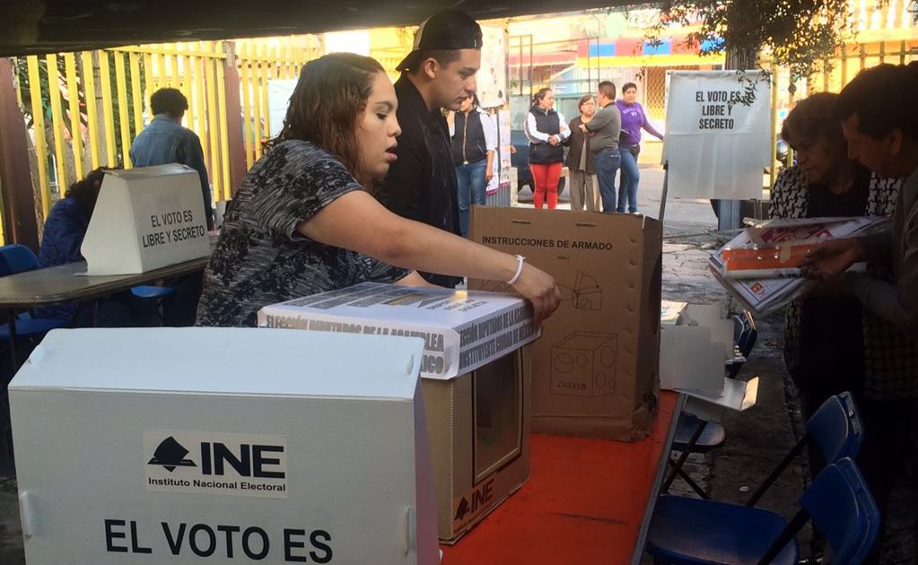 Inicia cierre de casillas en el país