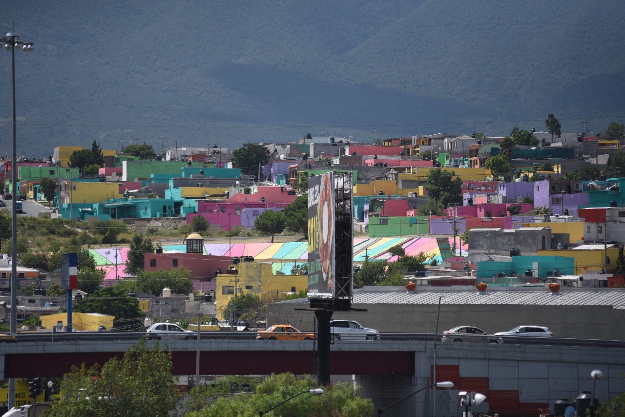 En Saltillo pintan casas y sonrisas